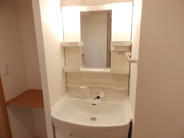 洗面所(同型参考写真)
