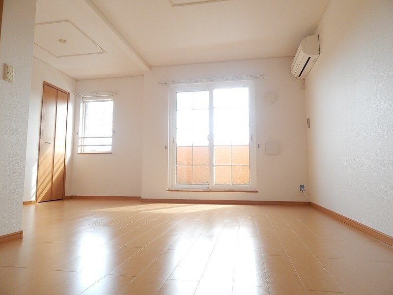 物件内観写真6　(同物件別室の写真です)