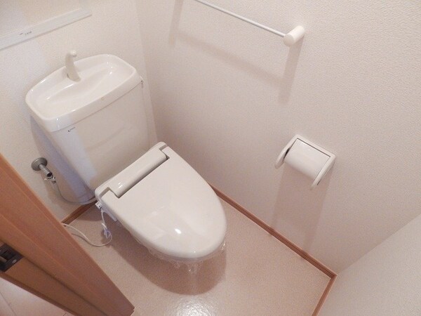トイレ(同物件別室の写真です)