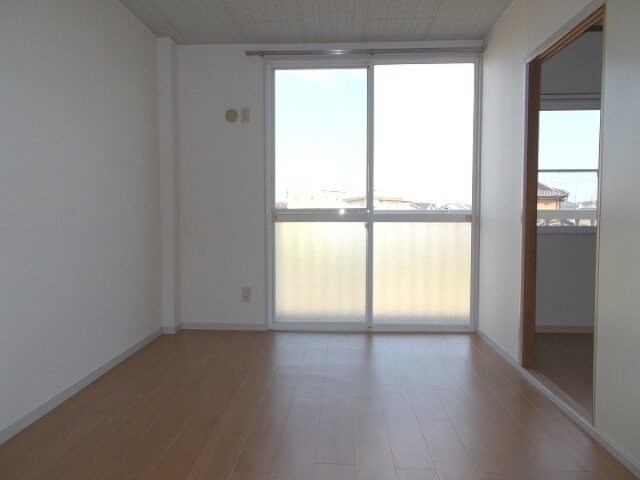 物件内観写真5　(同タイプ部屋写真です。)