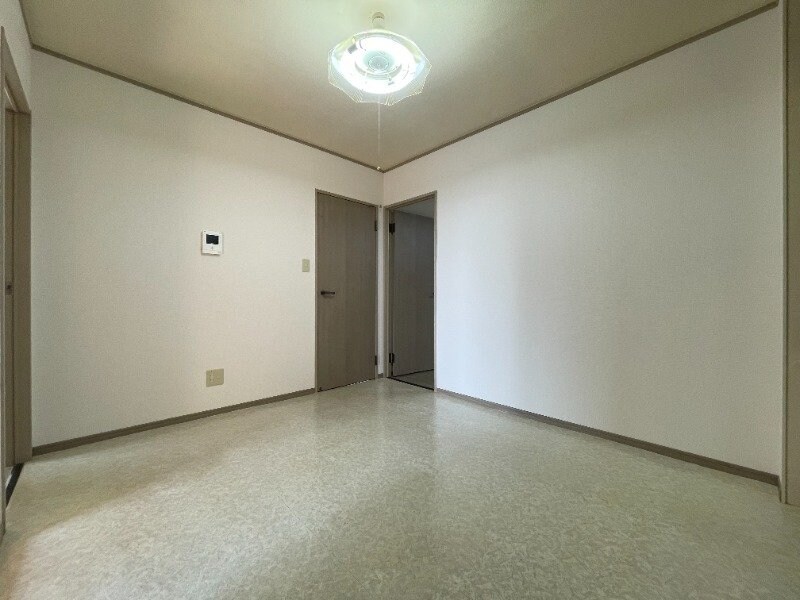 物件内観写真8　(同物件別室写真)