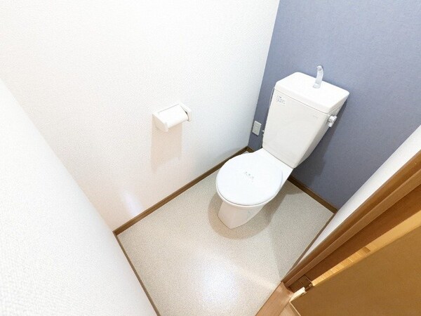 トイレ(写真は同棟別室の写真となります。現状を優先とします)