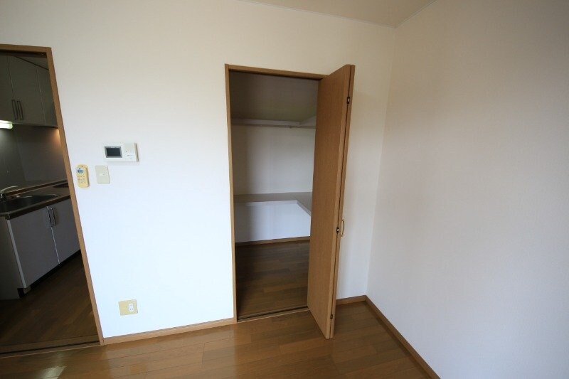 物件内観写真11　(同物件別室写真)