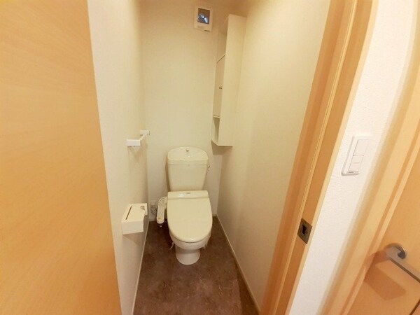 トイレ(同型別室のお写真です)