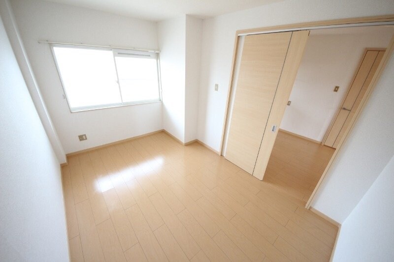 物件内観写真10　(同物件別室反転写真)