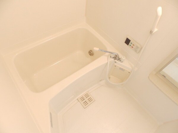 バス／シャワールーム等(同型部屋写真です。)