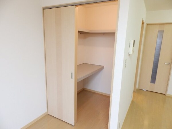 収納(同型参考写真)