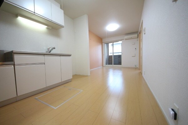 居室・リビング(同物件別部屋のお写真です。)