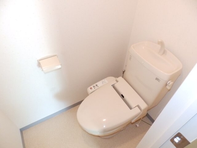 物件内観写真10　(同型別室のお写真です)