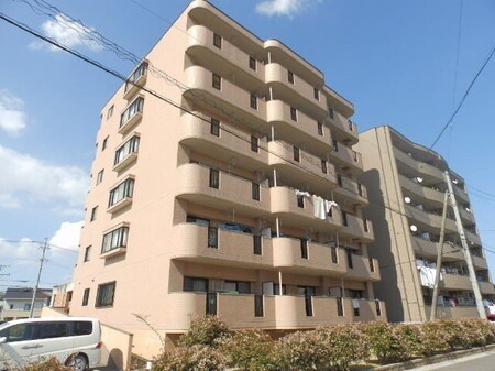 マンションピースフル外観写真