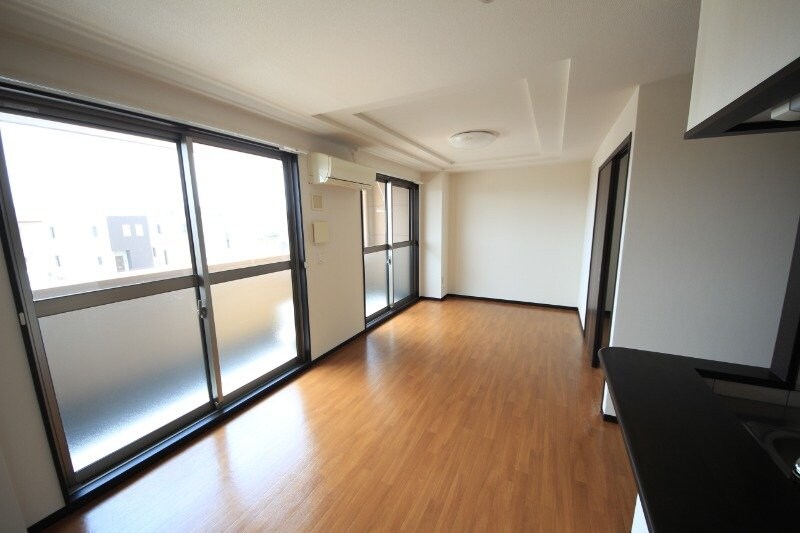 物件内観写真6　(同建物の別部屋写真です)