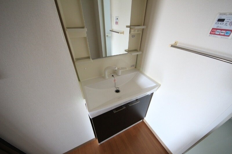 物件内観写真16　(同建物の別部屋写真です)