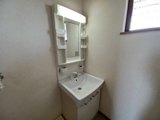 物件内観写真10　(同タイプの部屋写真です。)