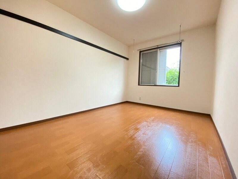 物件内観写真8　(同物件別室写真)