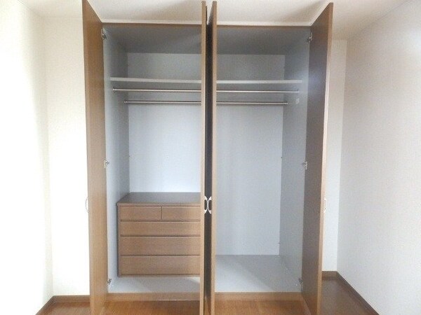 収納(同物件別室写真)
