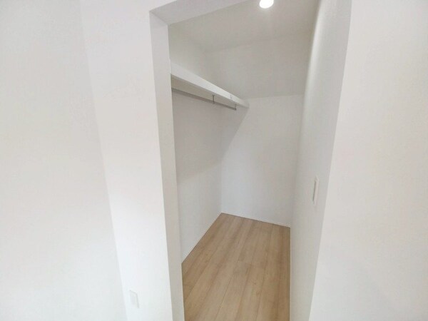 収納(同物件別室写真)