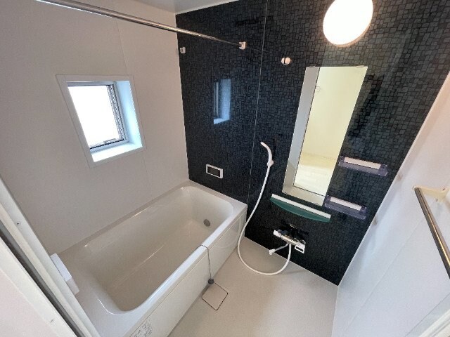 物件内観写真9　(同物件反転タイプの画像です)