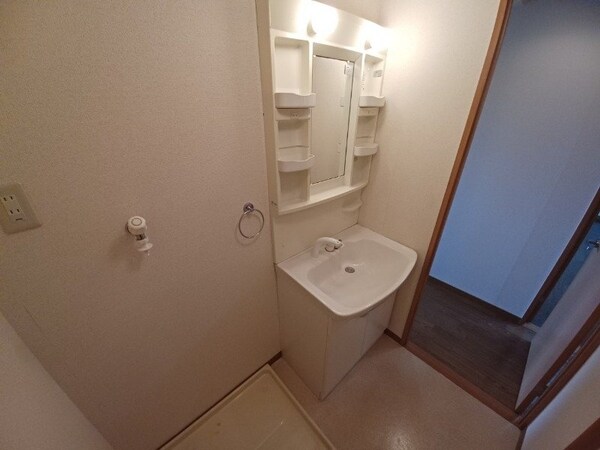 洗面所(同物件別部屋のお写真です。)
