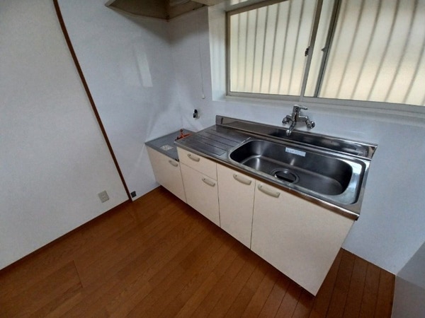 キッチン(同建物別部屋の写真となります)