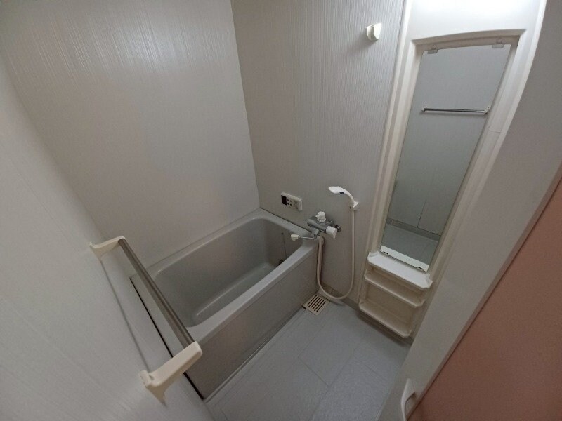 物件内観写真10　(浴室)
