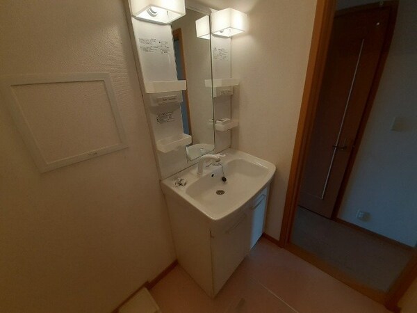 洗面所(同型参考写真)