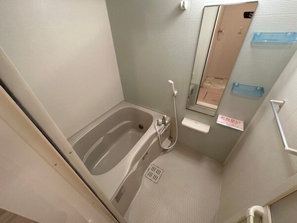 バス／シャワールーム等(同型部屋写真です。)