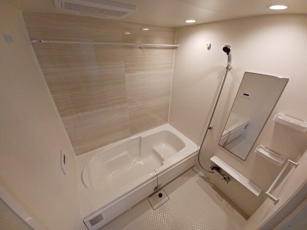バス／シャワールーム等(同型参考写真)
