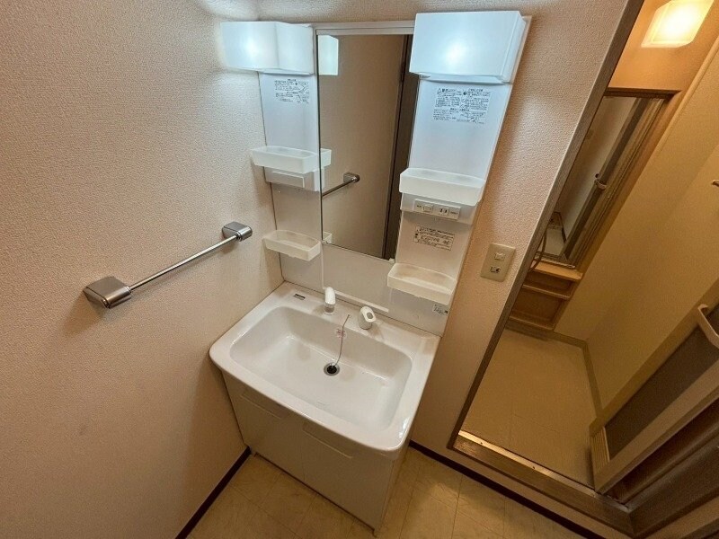 物件内観写真10　(同物件別室反転タイプ画像)