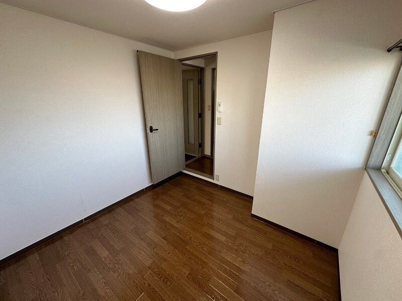 物件内観写真22　(同物件別室反転タイプ画像)