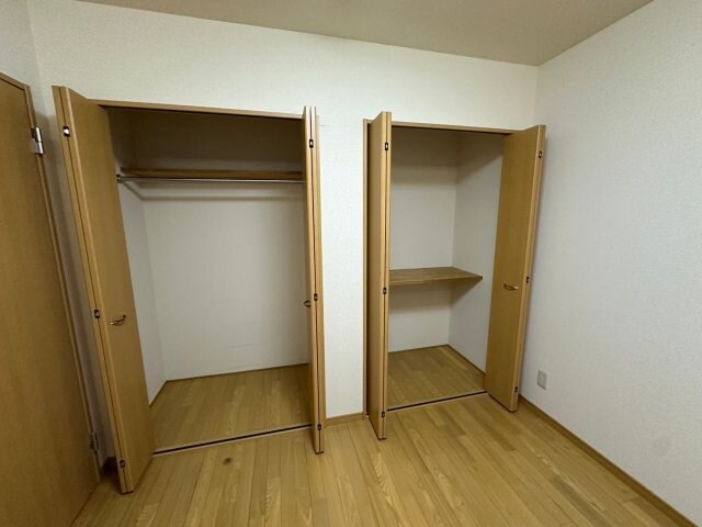 物件内観写真13　(同建物の別部屋写真です)