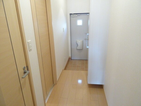 その他(別部屋反転写真です)
