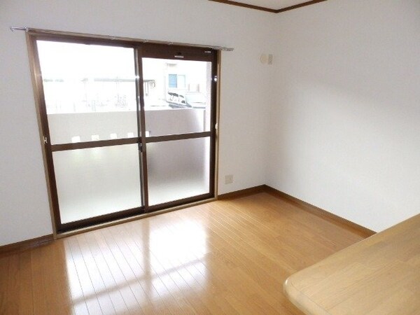 居室・リビング(同物件別部屋のお写真です。)