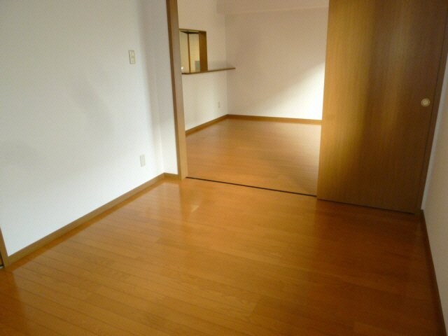 物件内観写真8　(同物件別室の写真です)