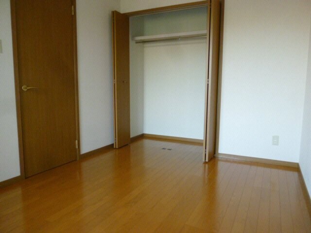 物件内観写真11　(同物件別室の写真です)