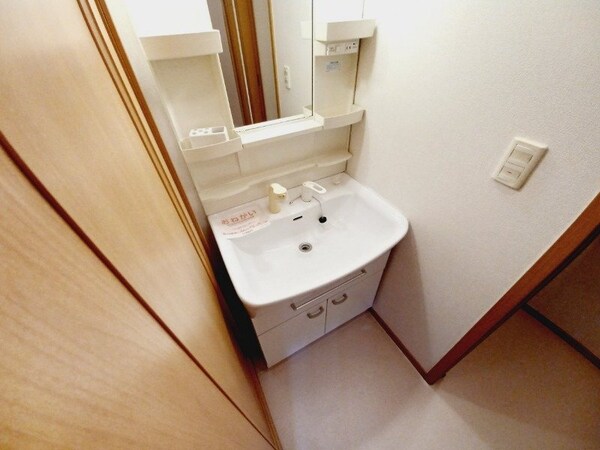 洗面所(同型参考写真)