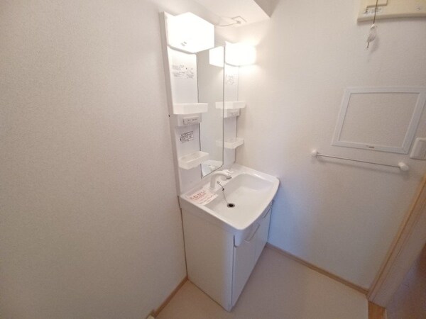 洗面所(同型参考写真)