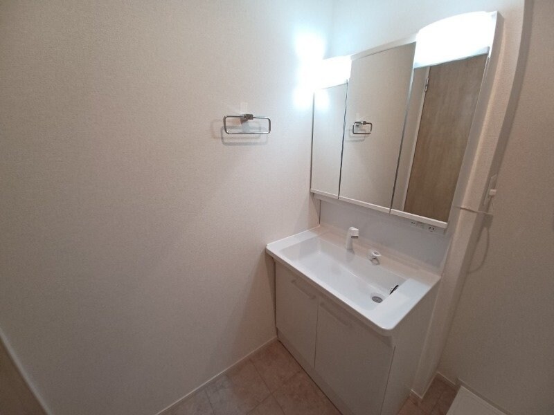 物件内観写真11　(同タイプ部屋写真です。)