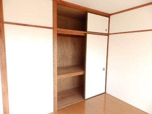 収納(同物件別室写真)