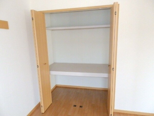 収納(同物件別部屋参考写真です。)