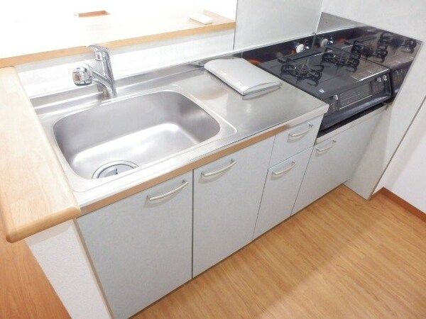 キッチン(同物件別部屋のお写真です。)