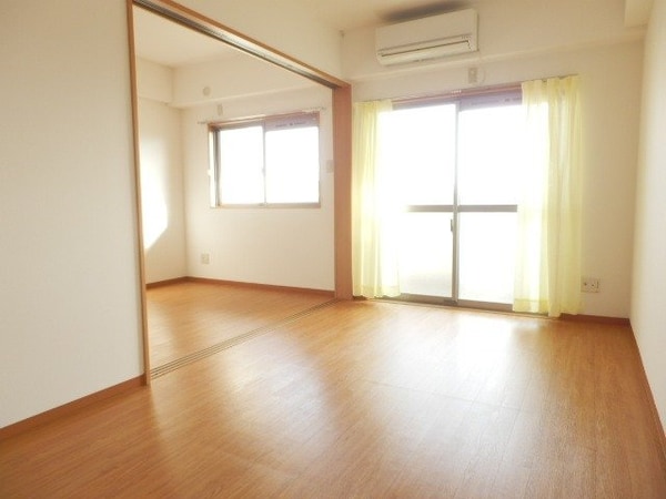 居室・リビング(同物件別部屋のお写真です。)