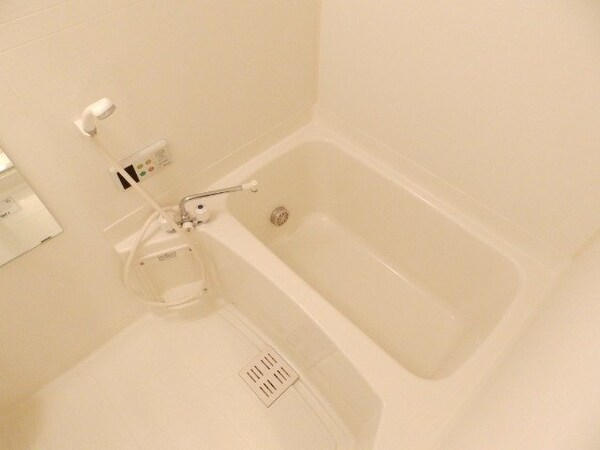 バス／シャワールーム等(同型参考写真)