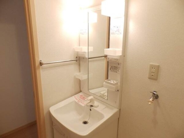 洗面所(同タイプの部屋写真です)