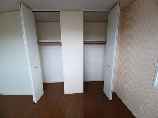 収納(同型参考写真)