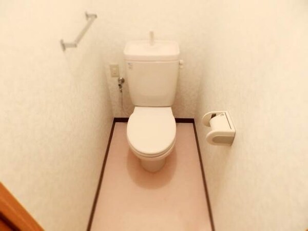 トイレ(別部屋同型タイプ写真です。)