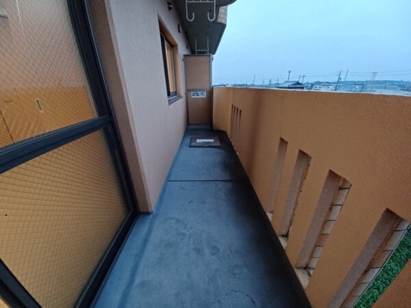 バルコニー(同型参考写真)