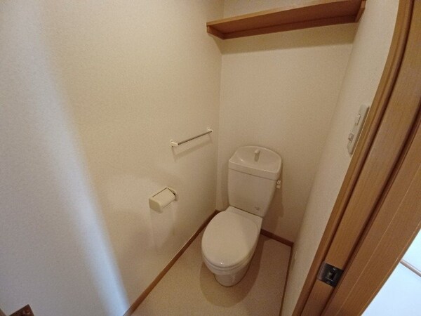 トイレ(同型反転部屋写真です。)