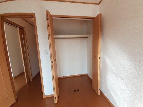 収納(同型タイプの画像です)