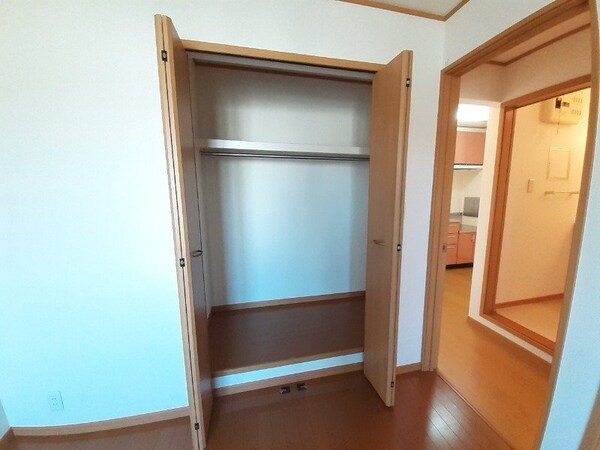 収納(同型タイプの画像です)