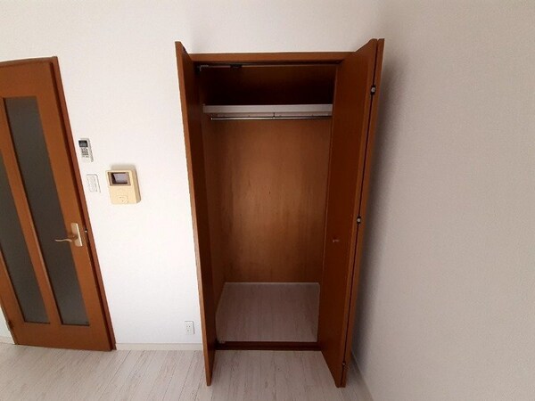 収納(同型参考写真)